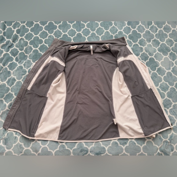 Fabletics Women’s medium white and gray jacket - Picture 2 of 13